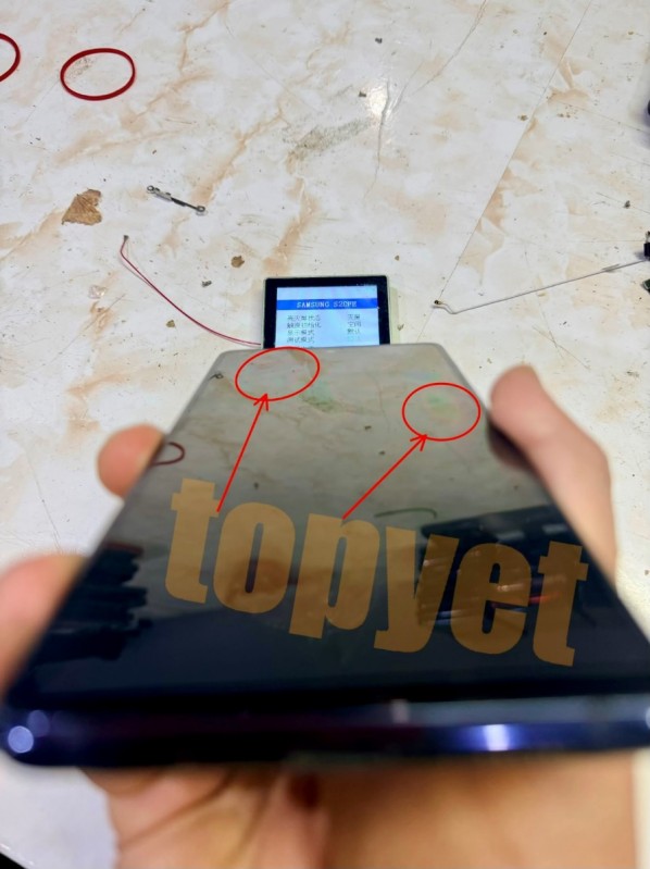 Како брзо да ги изберете целосно искршените LCD екрани на Samsung